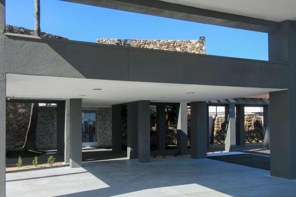 Clarion Pointe Near Yosemite 2*