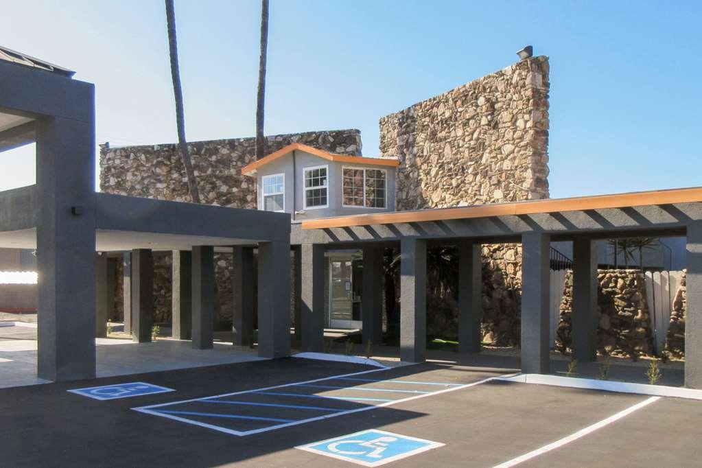 Clarion Pointe Near Yosemite