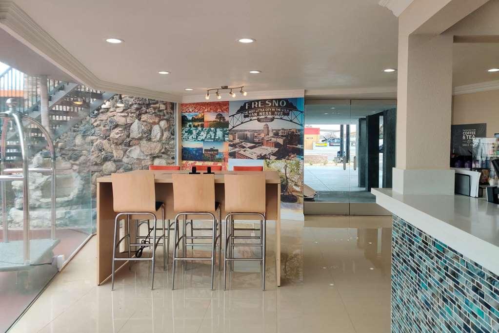 Clarion Pointe Near Yosemite 2* Fresno